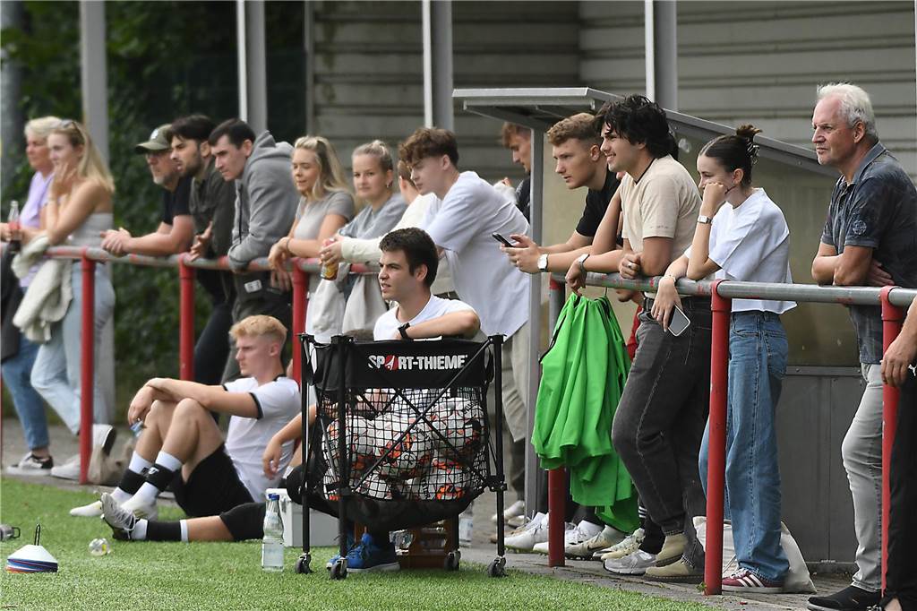 Am fünften Spieltag in Castrop-Rauxel gab es spannende Spiele im Jugend- und Seniorenfußball. Fotograf Volker Engel war vor Ort.