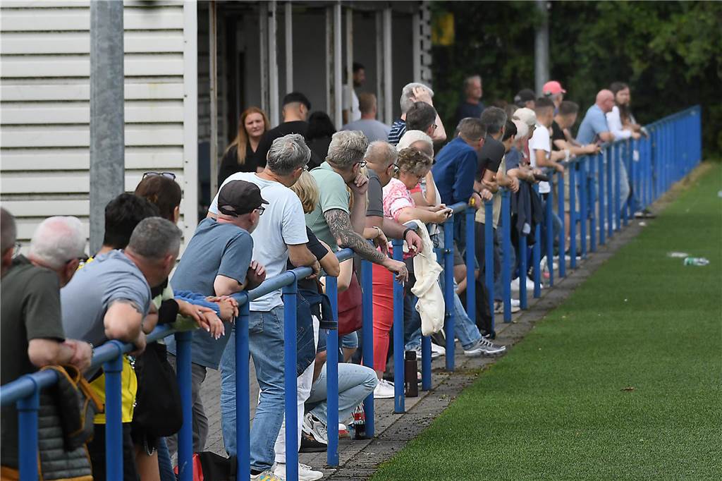 Am fünften Spieltag in Castrop-Rauxel gab es spannende Spiele im Jugend- und Seniorenfußball. Fotograf Volker Engel war vor Ort.