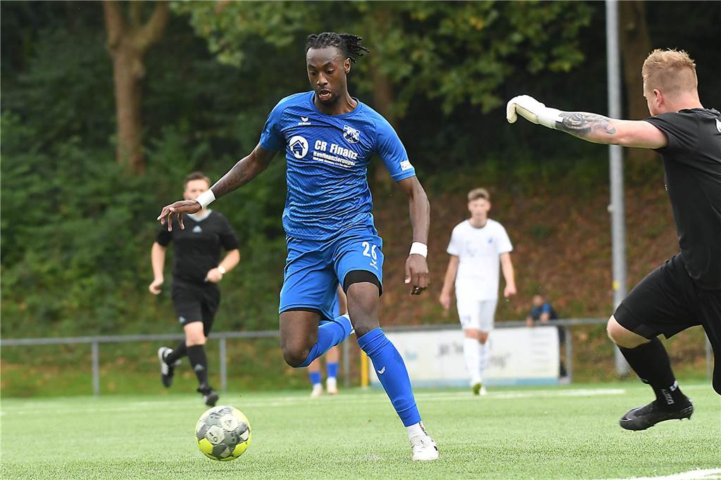 Am fünften Spieltag in Castrop-Rauxel gab es spannende Spiele im Jugend- und Seniorenfußball. Fotograf Volker Engel war vor Ort.