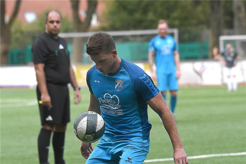 Am fünften Spieltag in Castrop-Rauxel gab es spannende Spiele im Jugend- und Seniorenfußball. Fotograf Volker Engel war vor Ort.