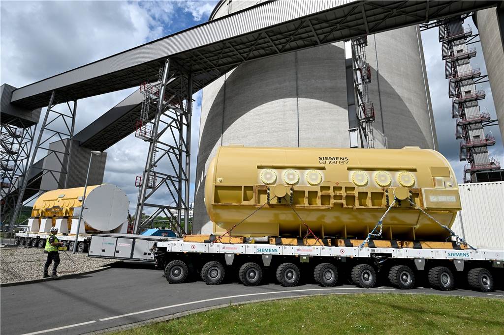 Trianel-Kraftwerk in Lünen steht still trotz der aktuellen Energiekrise Am Generator des Trianel-Kraftwerks Lünen müssen Arbeiten stattfinden. Ersatz ist seit Ende 2021 vor Ort.