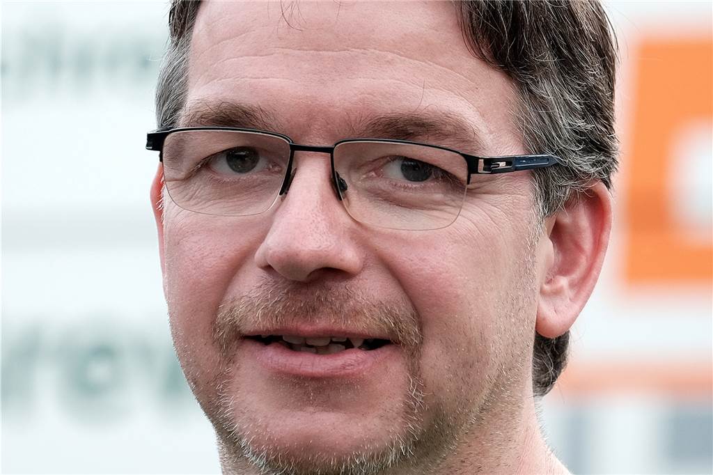 So machen Sie Ihre Fenster sicherer „Am häufigsten wird das Fenster aufgehebelt oder das Glas durchstochen und somit der Durchgriff durch das Glas versucht“, sagt Norbert Grewing.