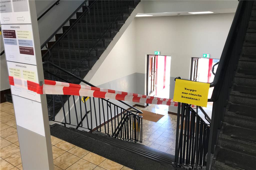 Am Hans-Böckler-Berufskolleg in Haltern laufen die Vorbereitungen für die Schulöffnung in Corona-Zeiten.