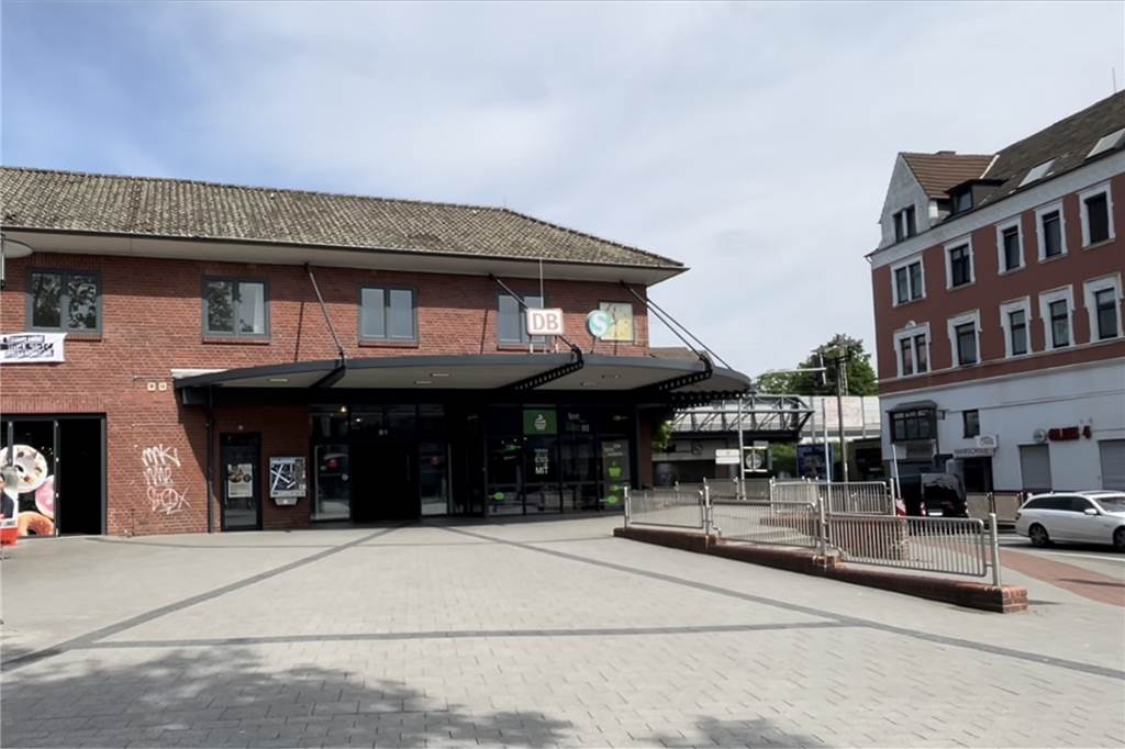 9-Euro-Ticket: Vorverkauf startet am Montag in Castrop-Rauxel (mit Video) Am Hauptbahnhof Castrop-Rauxel hat unsere Reporterin am Donnerstag (19.5.) Fahrgäste nach ihrer Meinung zum 9-Euro-Ticket befragt.