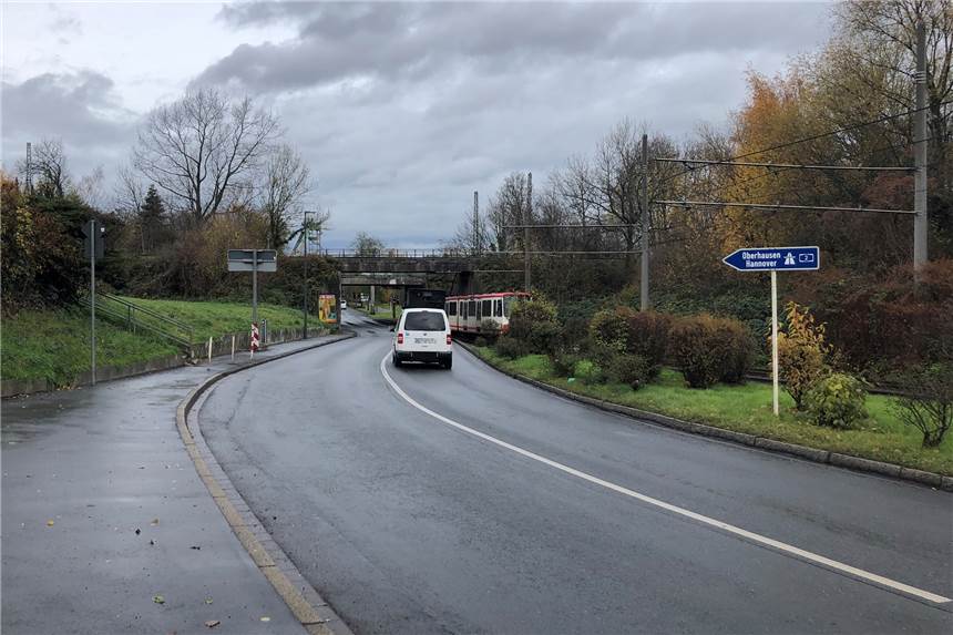 Nach Unfällen: Tempo 30 auf der Huckarder Straße kommt trotzdem nicht Am Huckarder Abzweig gab es im November an zwei aufeinanderfolgenden Tagen fast identische Unfälle.