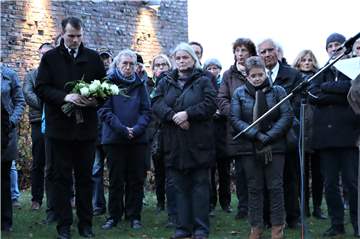 Am Jüdischen Museum Westfalen gedachten viele Dorstener am 9. November der Opfer der Reichspogromnacht vor 81 Jahren.