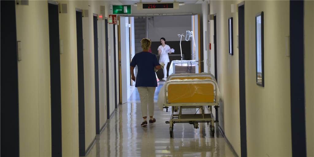 Trotz Personalengpass: Besucherstopp im Halterner Krankenhaus endet bald Am Krankenhaus St.-Sixtus-Hospital in Haltern sind viele Mitarbeiter erkrankt, trotzdem gibt es keinen Besucherstopp mehr. (Archivbild)