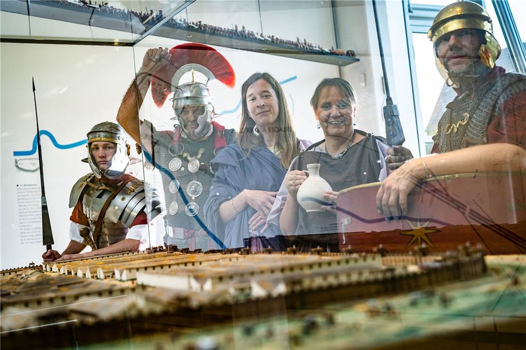 Ferienprogramm im Römermuseum bietet Edelsteinschleifer und Schatzjäger Am letzten Oktober-Wochenende feiert das LWL-Römermuseum mit seinen Rekruten und Römern den Saisonabschluss.