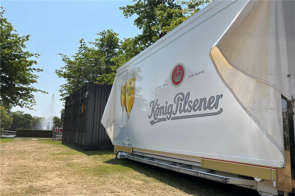 Der Schlossbiergarten startet: Events, Bierpreise und live Musik Bierwagen im Schlossgarten