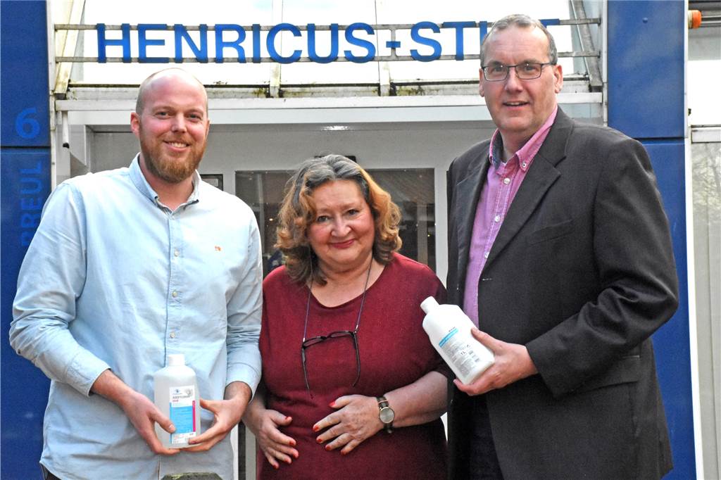 Henricus Stift wegen Coronavirus abgeschottet: „Wenn es kommt, dann kommt‘s.“ Sebastian Stödtke (l.) und Jochen Albers mussten allerdings am Donnerstag bekannt geben, dass Besuch ab sofort nicht mehr erlaubt ist.