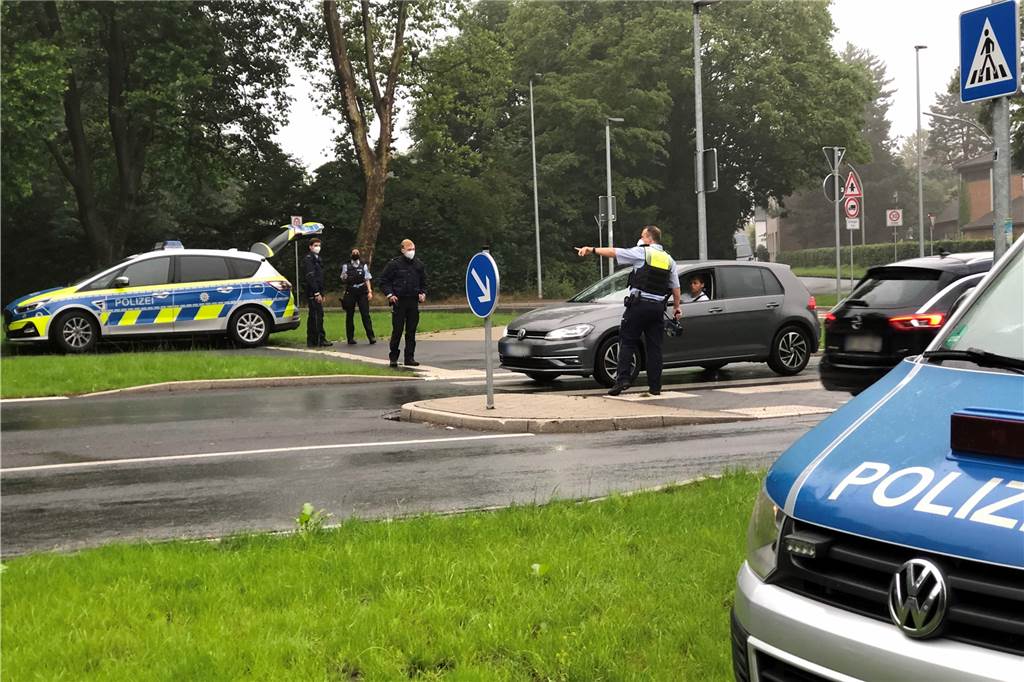 5 Polizeikontrollen, Dutzende Verwarngelder: Polizei geht massiv gegen Temposünder in Werne vor Am Mittwochmorgen, 14. Juli 2021, kontrollierte die Polizei zum mittlerweile fünften Male die Geschwindigkeit auf der Münsterstraße im Bereich des Kreisverkehrs.
