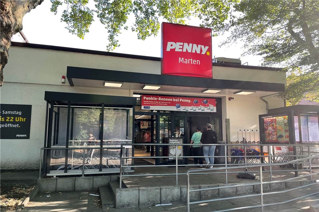 Verqualmter Discounter in Dortmund: Alle Kunden mussten sofort raus Am Mittwochmorgen (20.7.) hatte der Penny-Markt wieder ganz normal geöffnet.