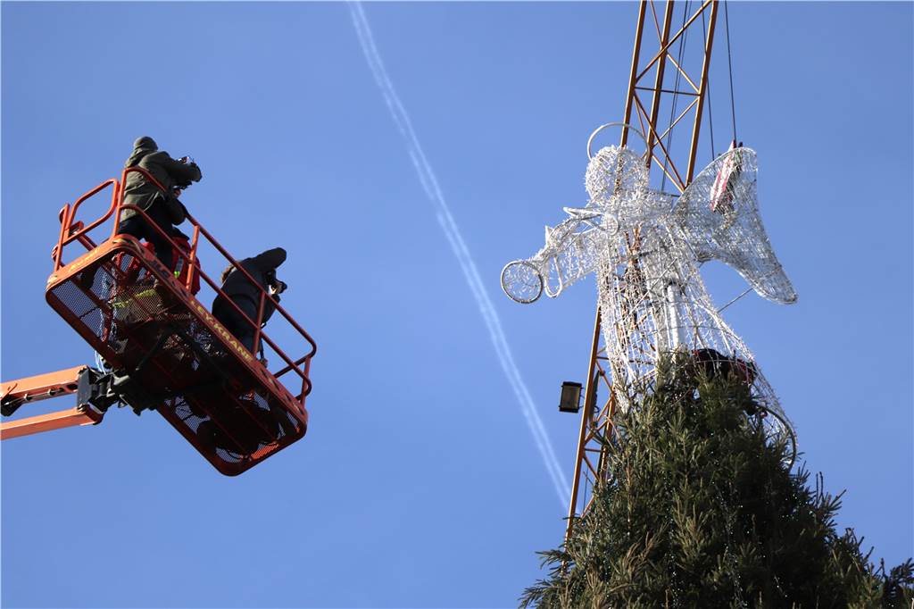 Am Montag (21.11.) nach Totensonntag werden am Dortmunder Weihnachtsbaum die Lichter eingeschaltet.