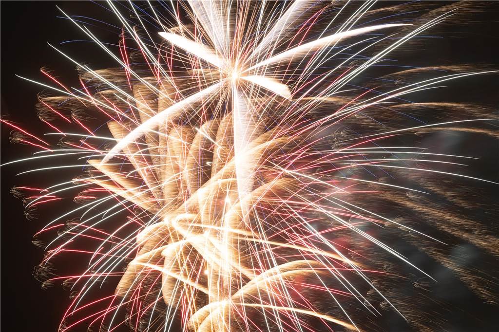 Am Montag (23. Oktober) gab es auf der Sim-Jü ein außergewöhnliches Feuerwerk zu sehen.