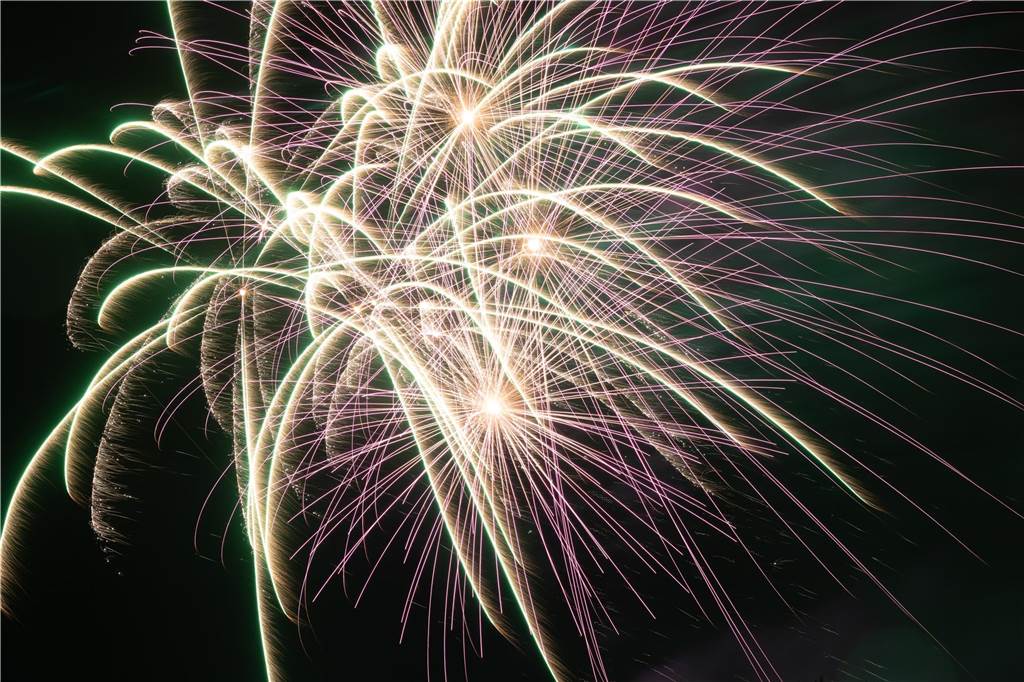 Am Montag (23. Oktober) gab es auf der Sim-Jü ein außergewöhnliches Feuerwerk zu sehen.