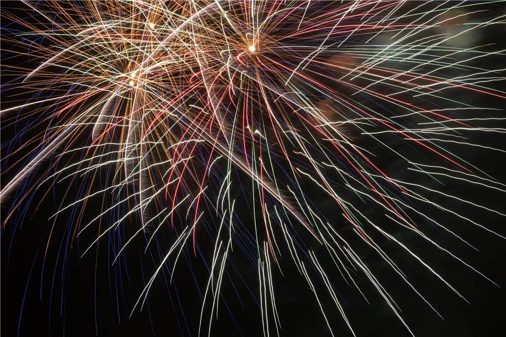 Am Montag (23. Oktober) gab es auf der Sim-Jü ein außergewöhnliches Feuerwerk zu sehen.