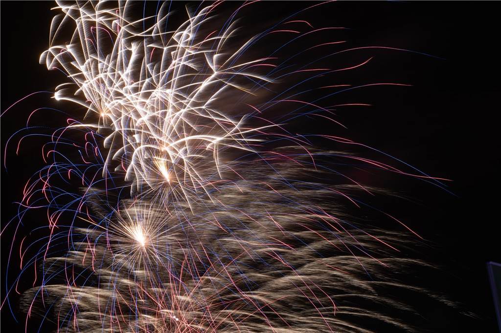 Am Montag (23. Oktober) gab es auf der Sim-Jü ein außergewöhnliches Feuerwerk zu sehen.