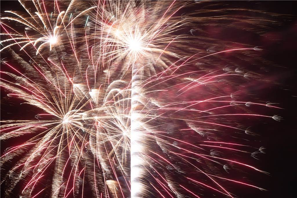 Am Montag (23. Oktober) gab es auf der Sim-Jü ein außergewöhnliches Feuerwerk zu sehen.