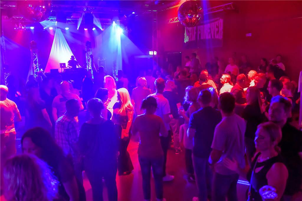 [Am Montagabend (2. Oktober) stand im Lüner Lükaz wieder die Ferrum-Party auf dem Programm. 