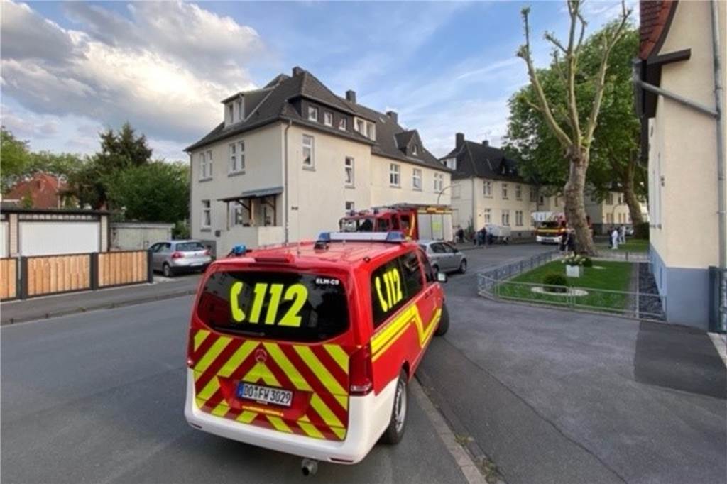 Nächtlicher Krach und zwei Brände: Anwohner im Dortmunder Westen in Angst Am Montagabend (30.5.) rückte die Feuerwehr zum zweiten Mal binnen eines Monats zur Marschallstraße nach Mengede aus.