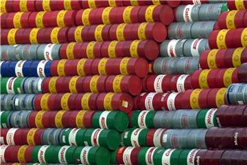 Am Morgen kostete ein Barrel (159 Liter) der Nordseesorte Brent zur Lieferung im November 80,06 US-Dollar. Foto: Kay Nietfeld