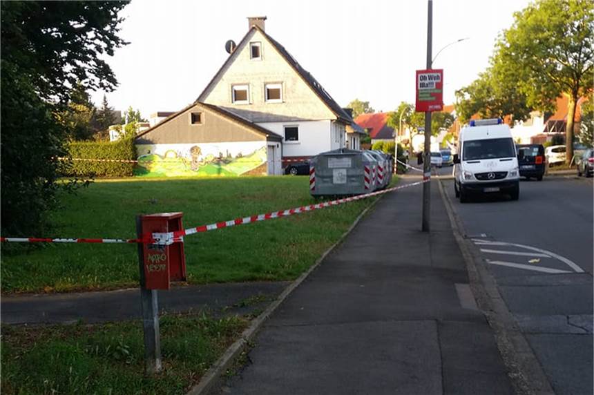 Dortmunder (37) stirbt nach brutalem Überfall auf offener Straße Am Morgen nach der Tat ist eine Wiese in Wickede von der Polizei abgesperrt worden.