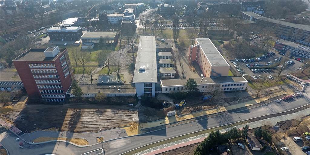 Wärmehallen bei Gasmangel: Bis zu 30 mögliche Standorte in Dorsten Das Paul-Spiegel-Berufskolleg aus der Luft