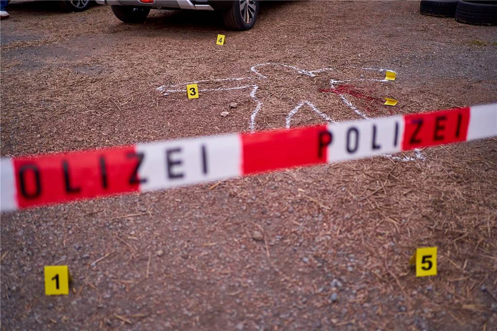 Faber-Schauspieler Hartmann: 10 Jahre Dortmund-Tatort niemals geahnt Am Rande war auch ein kleiner Tatort aufgebaut.