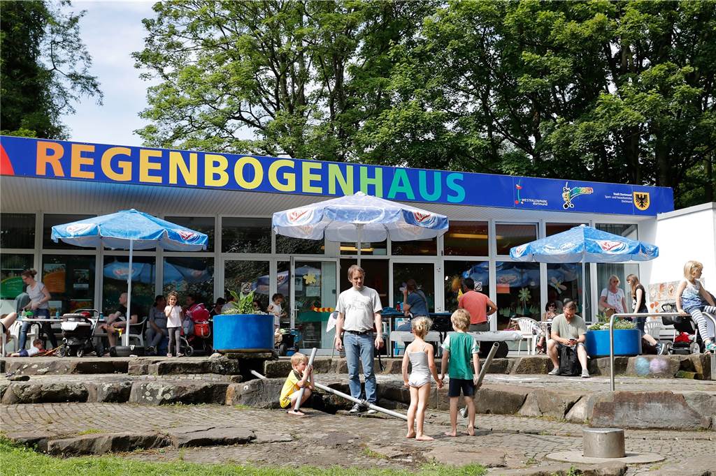Roboter, Eier, Riesenrad: Osterferien-Aktionen für Dortmunder Familien Am Regenbogenhaus im Westfalenpark gibt es viele verschiedene Angebote.