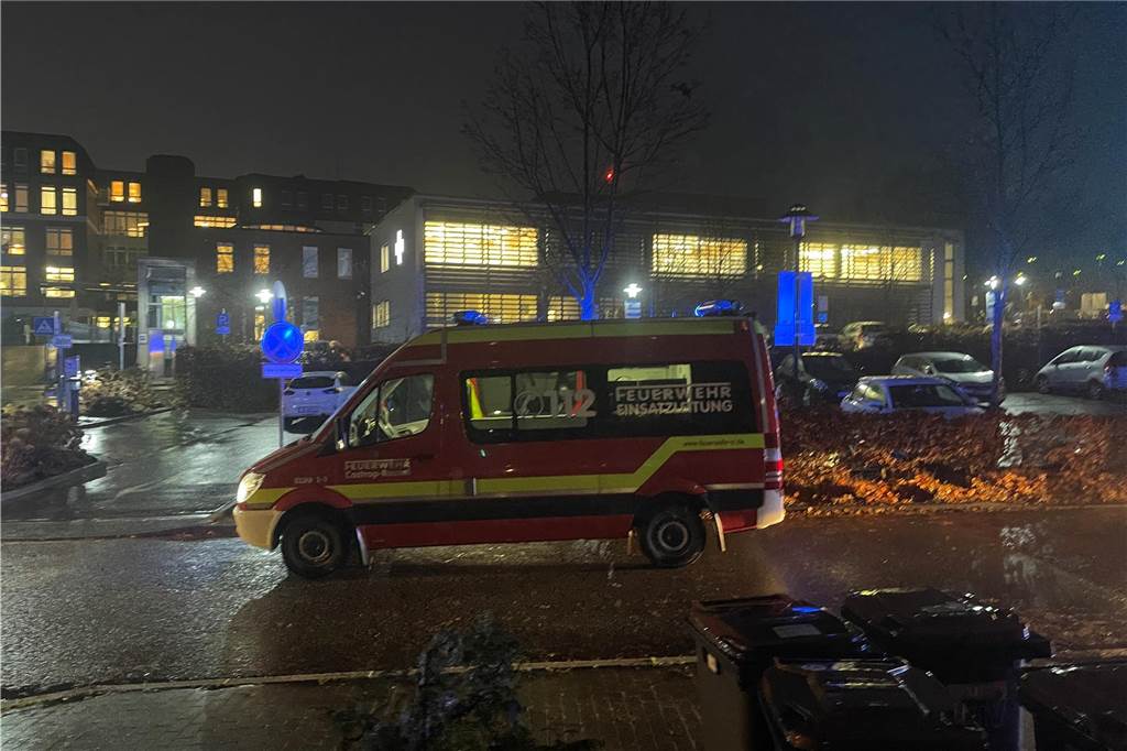 Alarm wegen Gasgeruchs: Feuerwehr kontrollierte im St. Rochus-Hospital