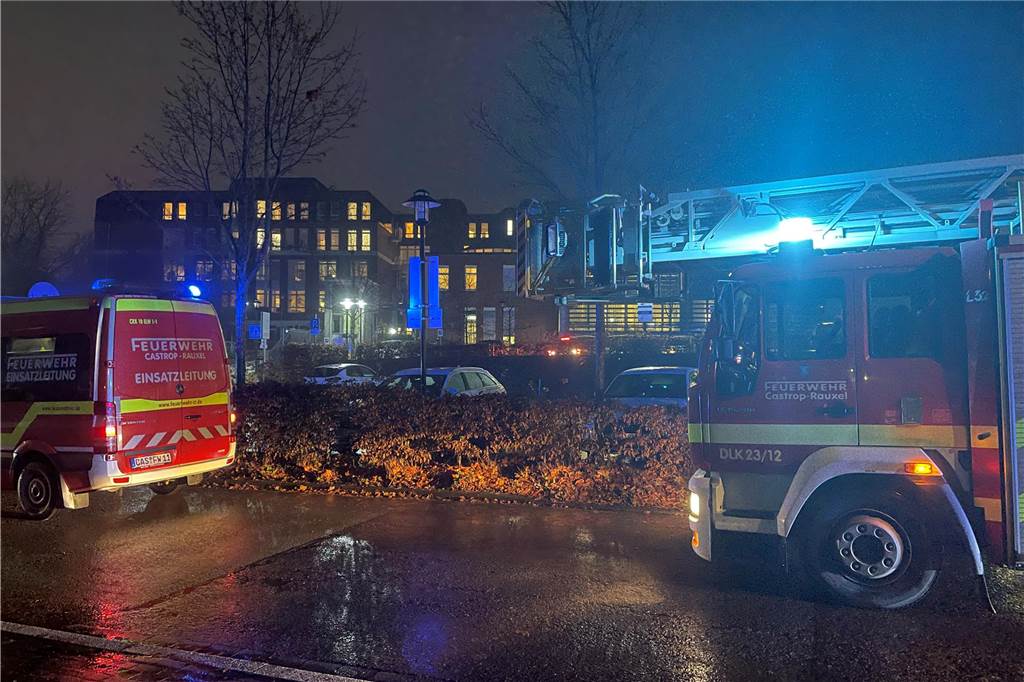 Alarm wegen Gasgeruchs: Feuerwehr kontrollierte im St. Rochus-Hospital