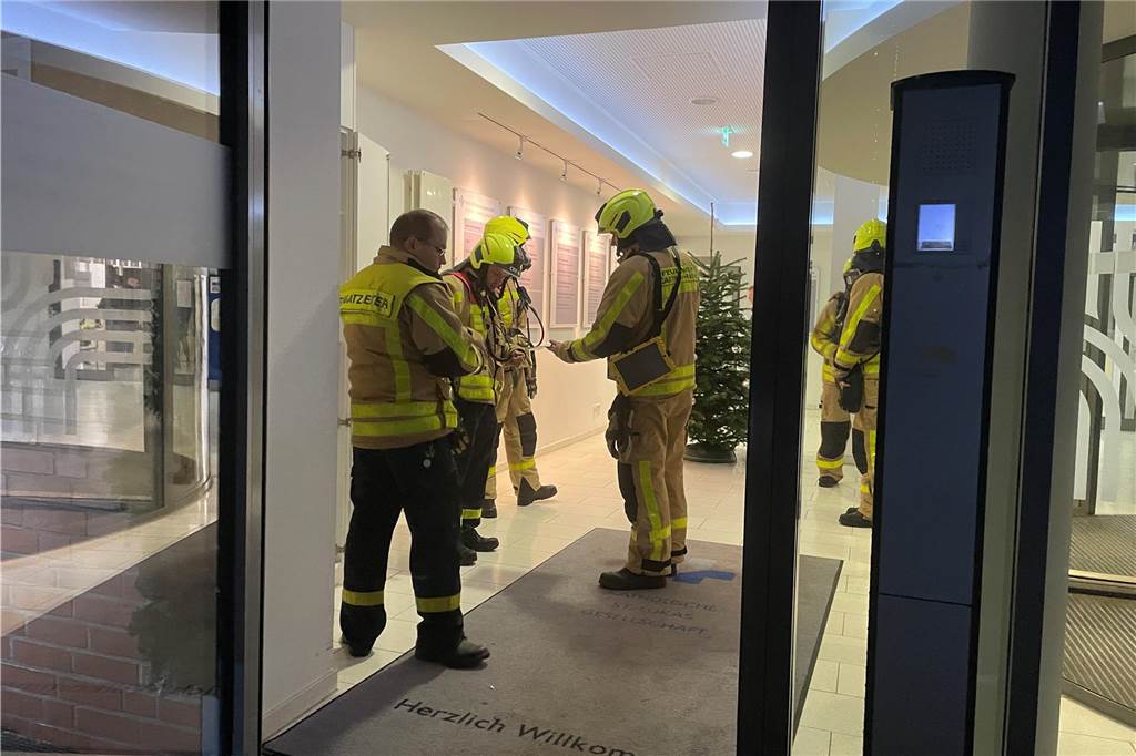 Alarm wegen Gasgeruchs: Feuerwehr kontrollierte im St. Rochus-Hospital