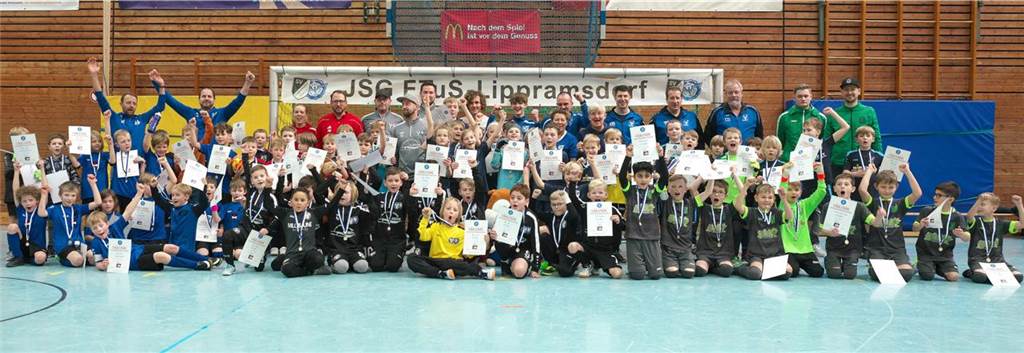 Am Samstag (27. Januar) waren die F-Junioren dran: In der Dreifachhalle wurde die Hallenfußball-Stadtmeisterschaft wieder als Spielfest ausgetragen.
