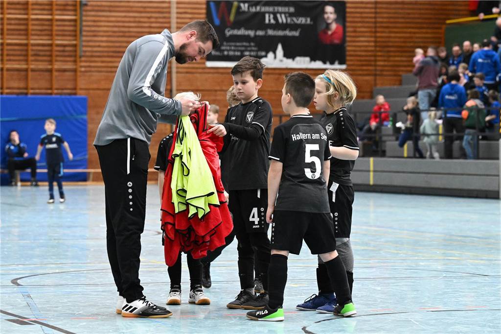 Am Samstag (27. Januar) waren die F-Junioren dran: In der Dreifachhalle wurde die Hallenfußball-Stadtmeisterschaft wieder als Spielfest ausgetragen.