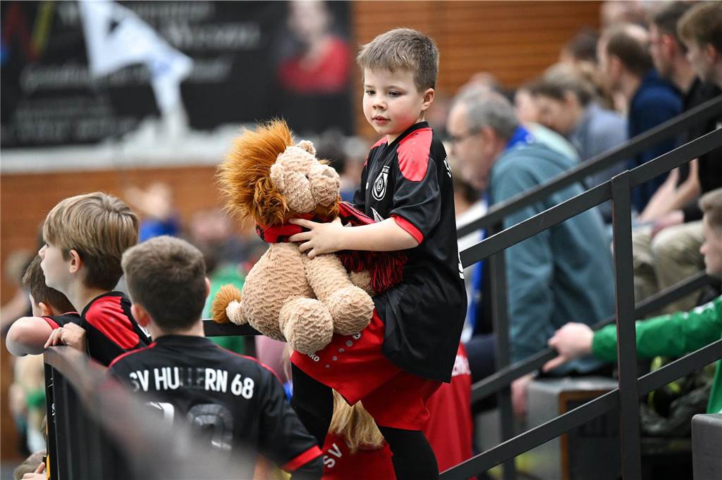 Am Samstag (27. Januar) waren die F-Junioren dran: In der Dreifachhalle wurde die Hallenfußball-Stadtmeisterschaft wieder als Spielfest ausgetragen.
