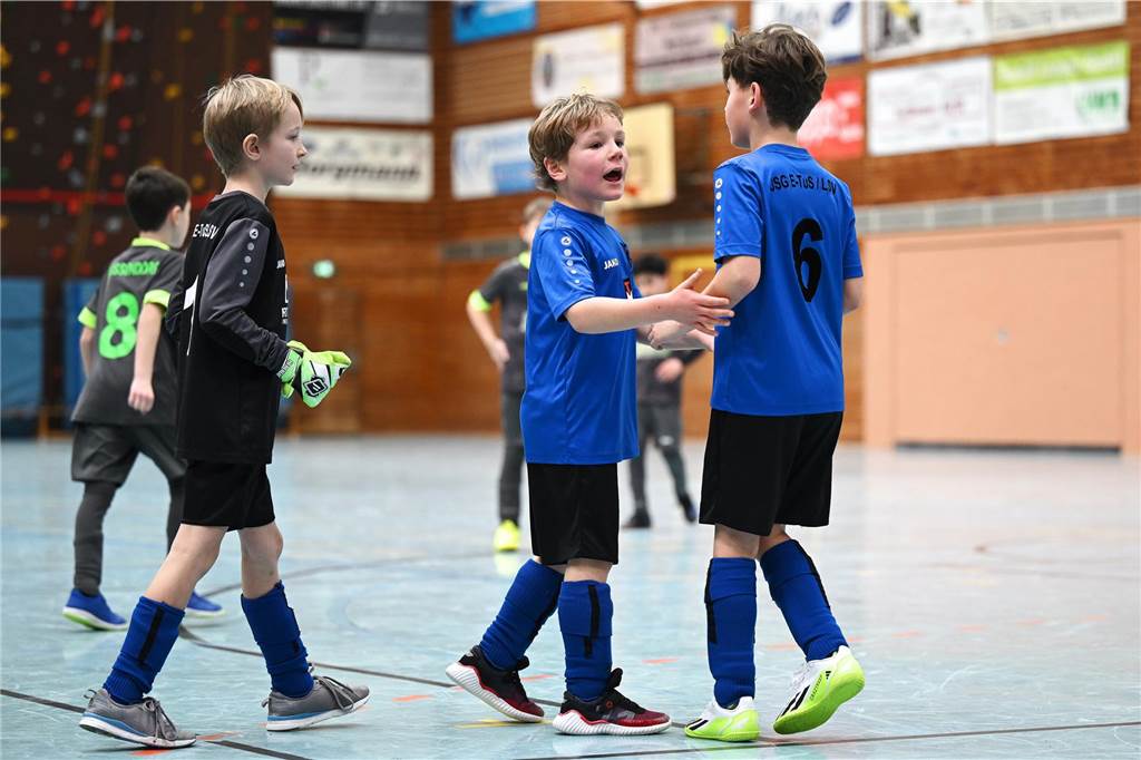 Am Samstag (27. Januar) waren die F-Junioren dran: In der Dreifachhalle wurde die Hallenfußball-Stadtmeisterschaft wieder als Spielfest ausgetragen.