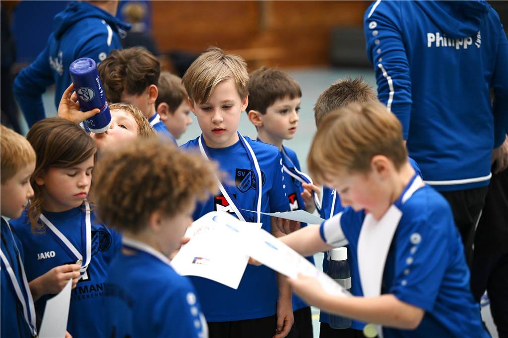Am Samstag (27. Januar) waren die F-Junioren dran: In der Dreifachhalle wurde die Hallenfußball-Stadtmeisterschaft wieder als Spielfest ausgetragen.