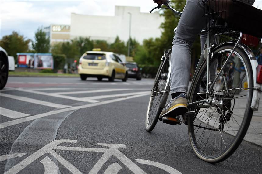 Unfall im Kreisverkehr: Radfahrerin aus Werne schwer verletzt Am Samstag kam es am Kreisverkehr an der Münsterstraße zu einem Unfall.