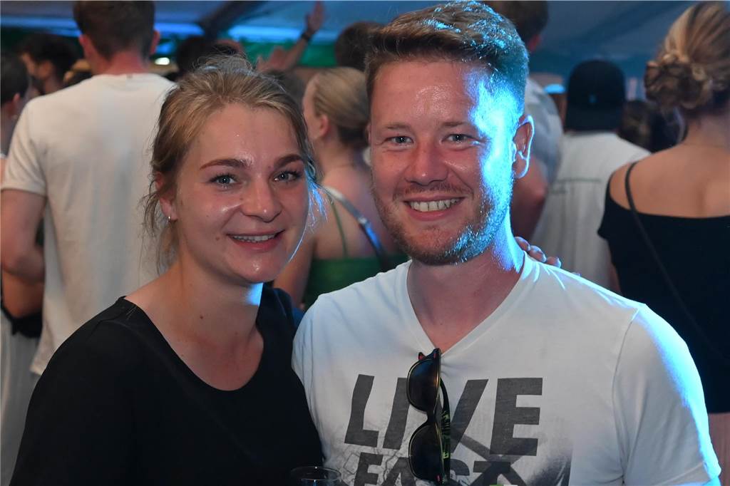 Schützenfest Wulfen 2023: Die besten Bilder von der Party am Samstag Am Samstag standen beim Wulfener Schützenverein unter anderem der Umzug durchs Dorf und die Party im Festzelt auf dem Programm.