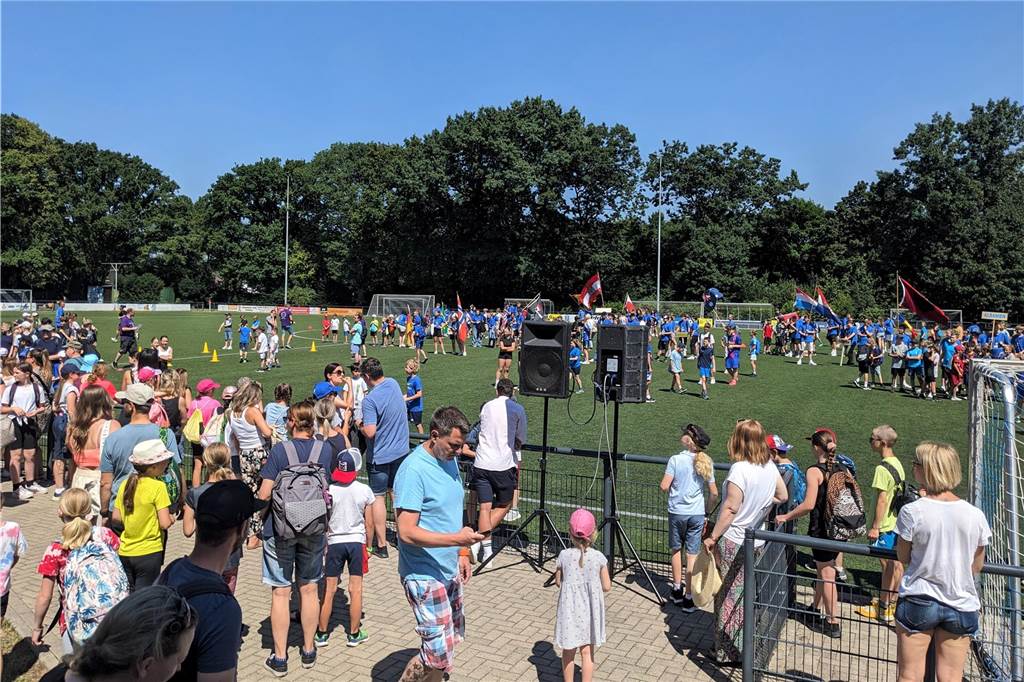 Am Samstag startete die 37. Sportplatzolympiade in Dorsten mit Festumzug und "Spiel ohne Grenzen"