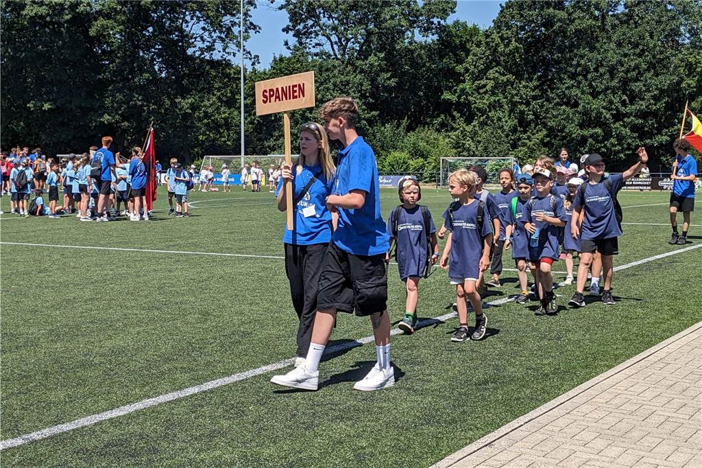 Am Samstag startete die 37. Sportplatzolympiade in Dorsten mit Festumzug und "Spiel ohne Grenzen"
