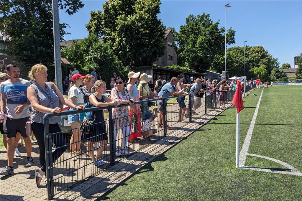 Am Samstag startete die 37. Sportplatzolympiade in Dorsten mit Festumzug und "Spiel ohne Grenzen"