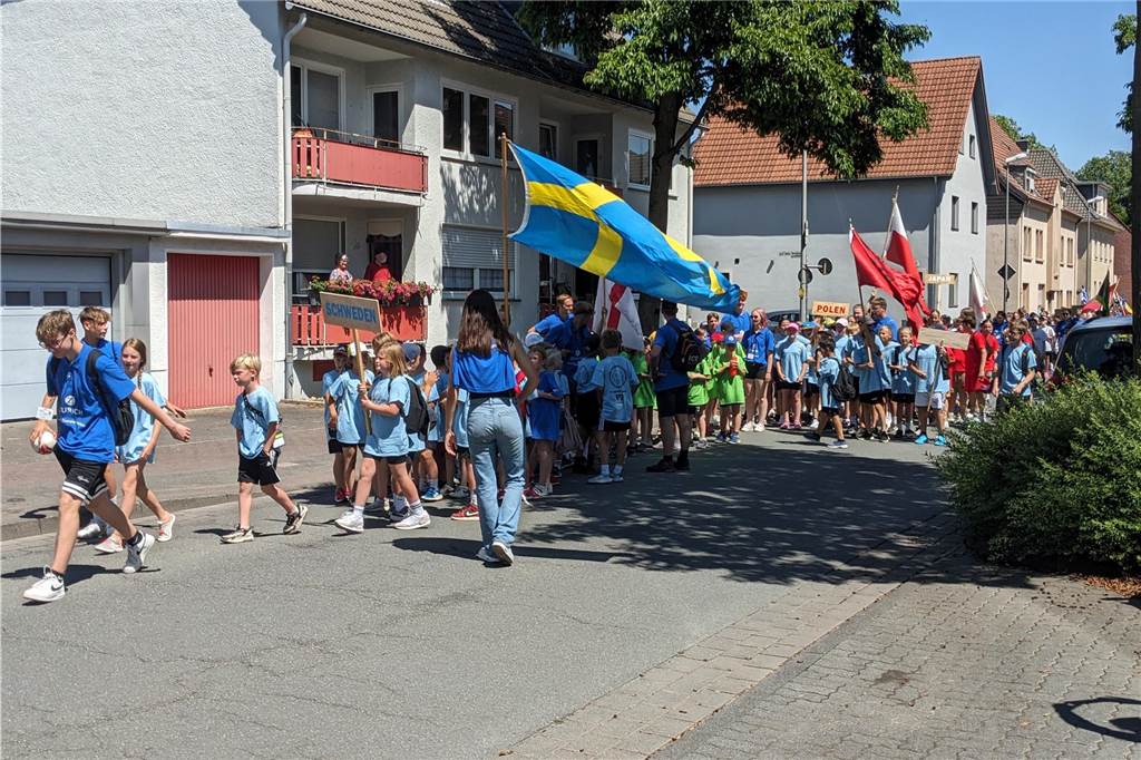 Am Samstag startete die 37. Sportplatzolympiade in Dorsten mit Festumzug und "Spiel ohne Grenzen"