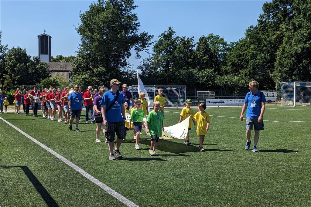 Am Samstag startete die 37. Sportplatzolympiade in Dorsten mit Festumzug und "Spiel ohne Grenzen"