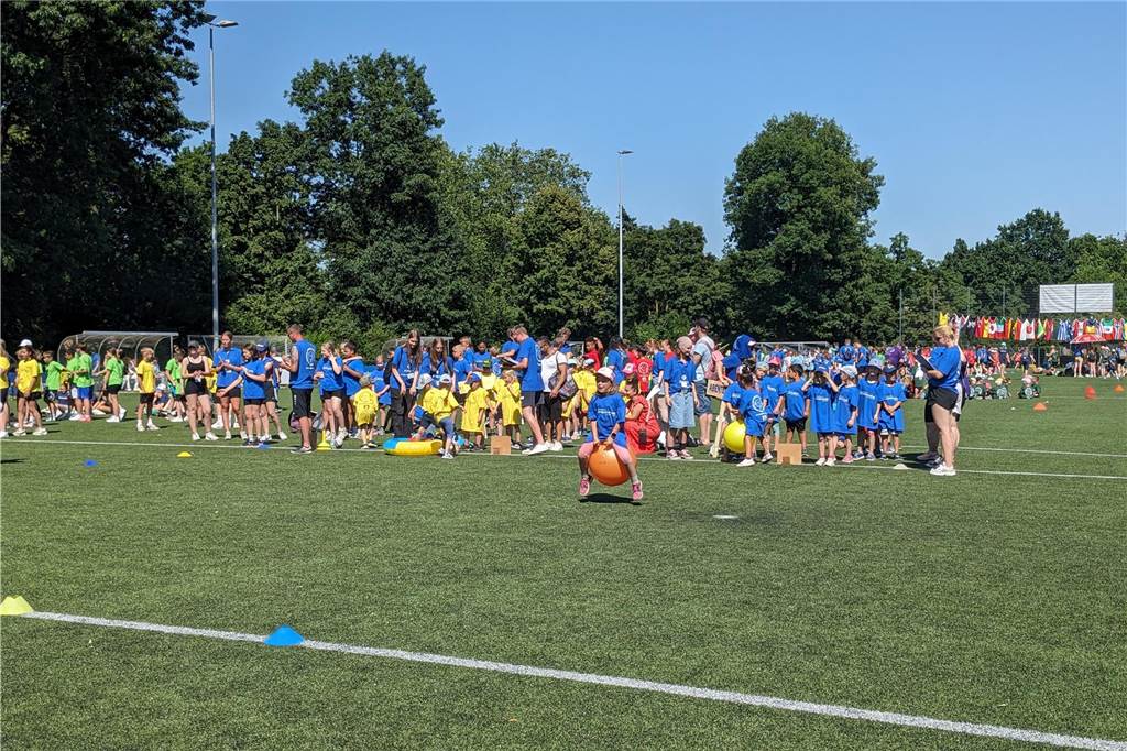Am Samstag startete die 37. Sportplatzolympiade in Dorsten mit Festumzug und "Spiel ohne Grenzen"