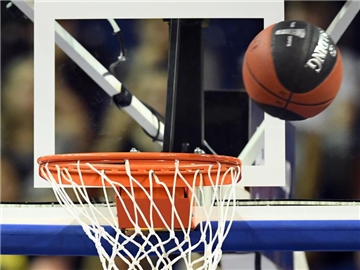 Am Samstag steigen die drei topplatzierten Teams der Basketball-Bundesliga in die Playoffs ein. Foto: Soeren Stache