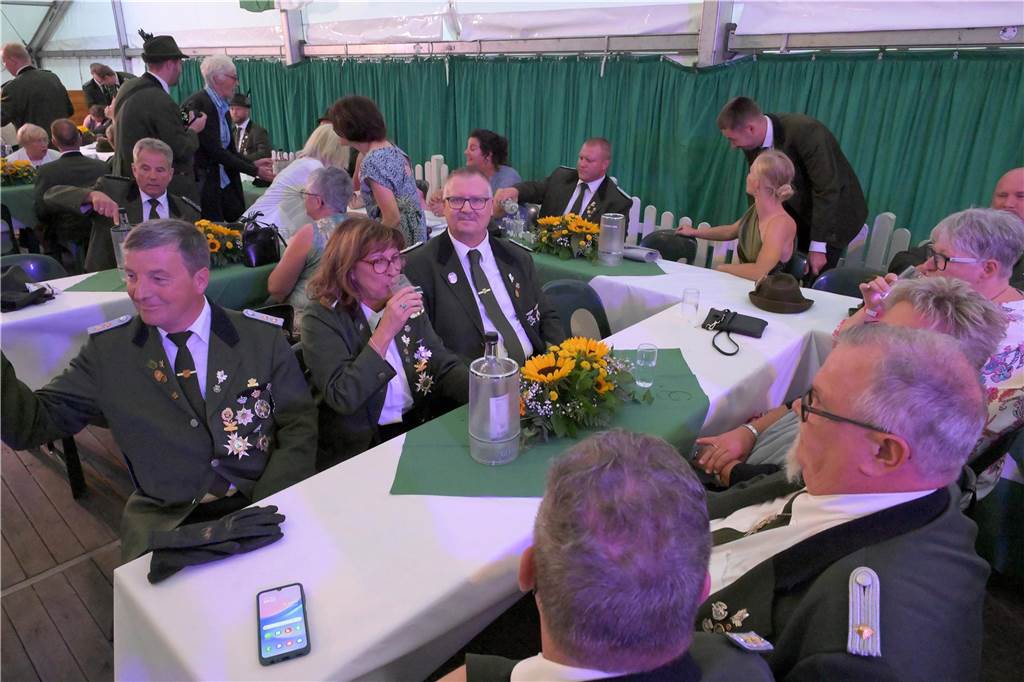 Am Samstagabend (31.8.) feierte die Bürgerschützengilde St. Stephanus Bork den Königsball.