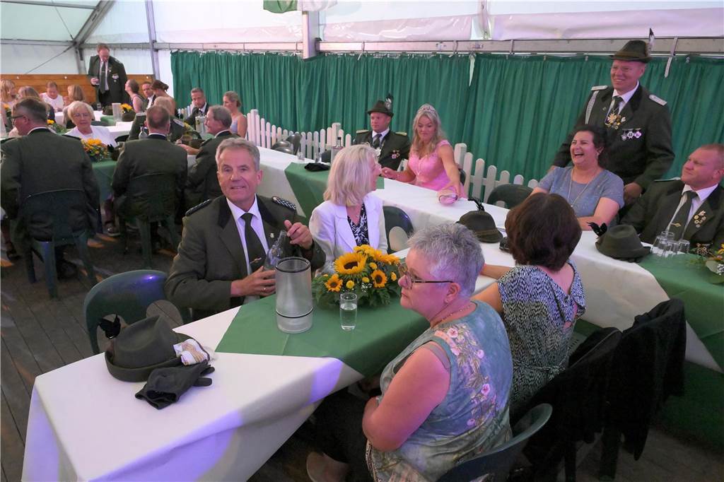Am Samstagabend (31.8.) feierte die Bürgerschützengilde St. Stephanus Bork den Königsball.