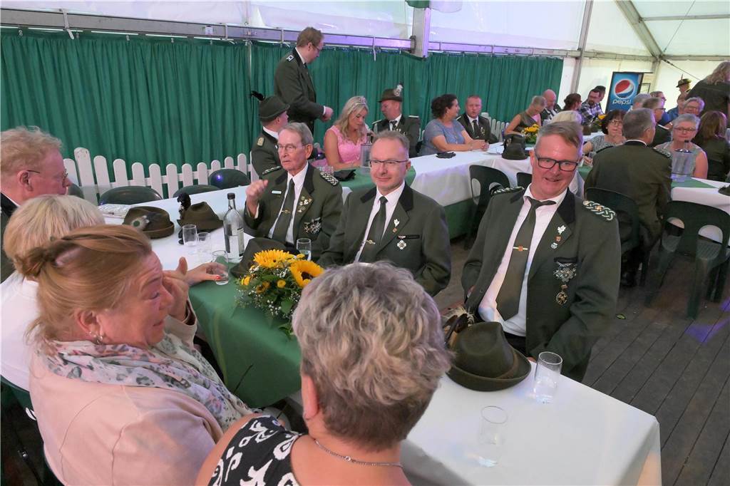 Am Samstagabend (31.8.) feierte die Bürgerschützengilde St. Stephanus Bork den Königsball.