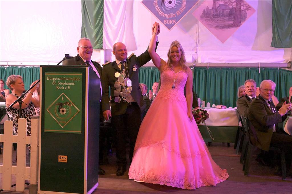 Am Samstagabend (31.8.) feierte die Bürgerschützengilde St. Stephanus Bork den Königsball.